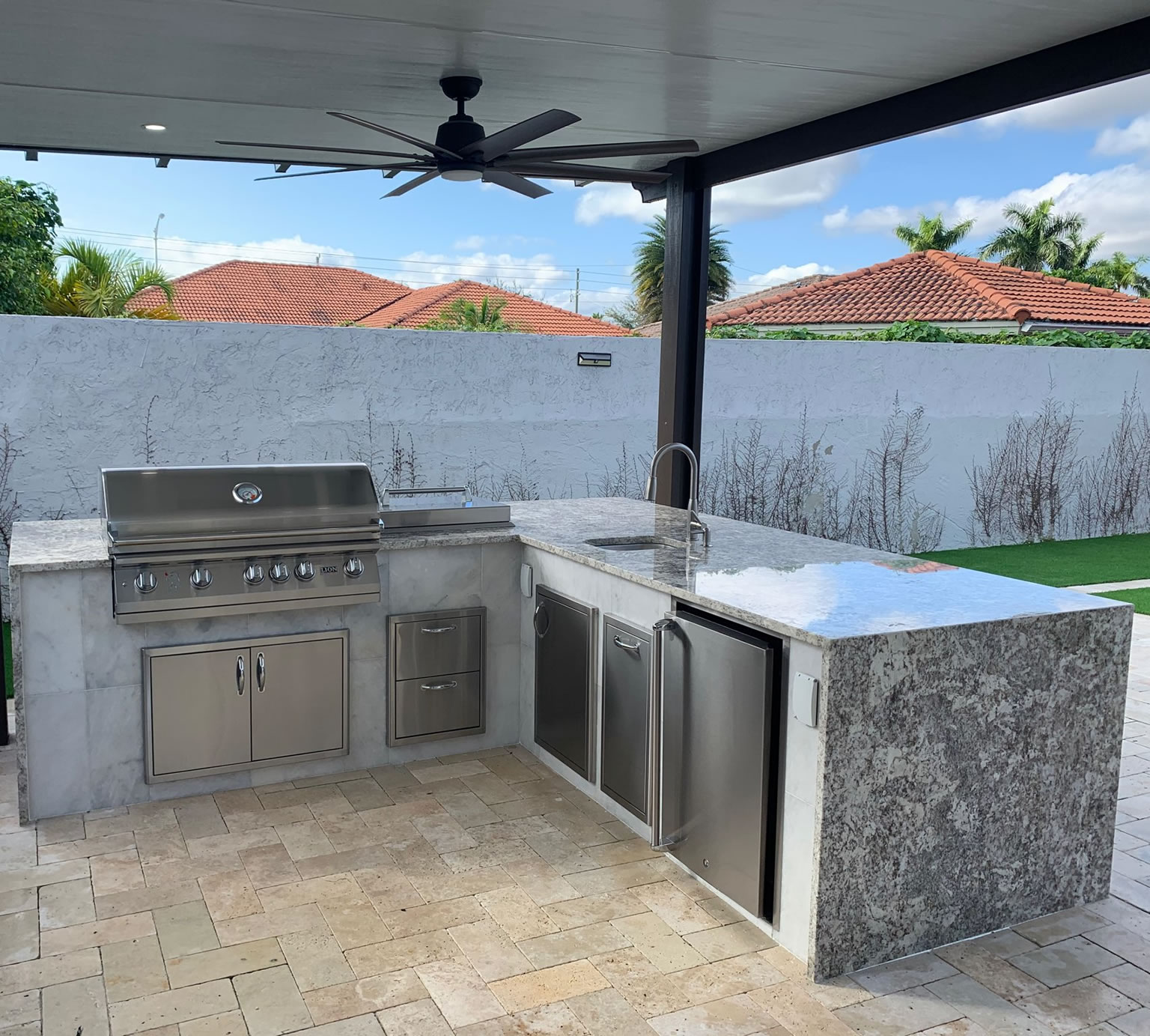 Custom Outdoor Kitchens 